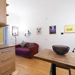 Italian Experience-suite Meda Apartament *